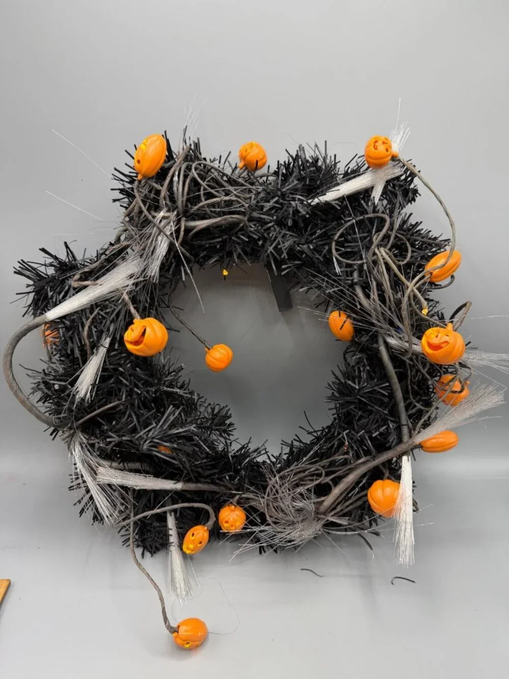 Halloween LED Fiber Optic Black Wreath With Orange Pumpkin Decorations 16 Inches